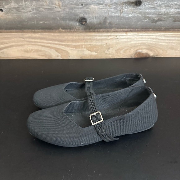 Steve Madden Women's Black Knit Mary Jane Ballet Flat Buckle Closure Size 8.5 - Picture 1 of 9